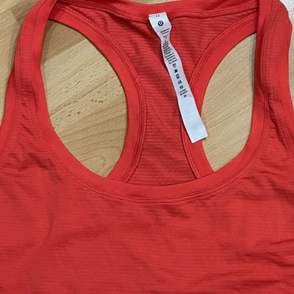 Brand New Lululemon Swiftly Tech RB Tank 2.0 - Picture 3 of 9
